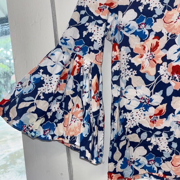 Jane & Delancey Cotton Floral Bell Sleeve Top Size Small - Picture 2 of 6